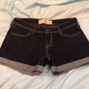 Cute Hollister midi shorts